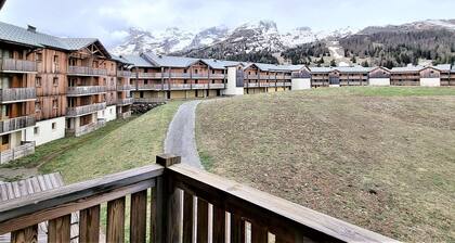 Apartment for 8 with balcony, near shops and slopes, ski locker