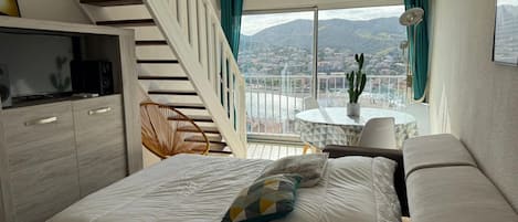 2 bedrooms
