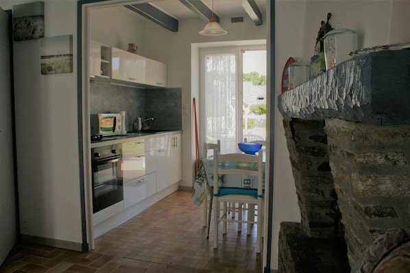 Refrigerador, microondas, horno, placa de cocina