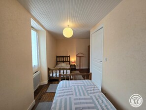 4 bedrooms, free WiFi