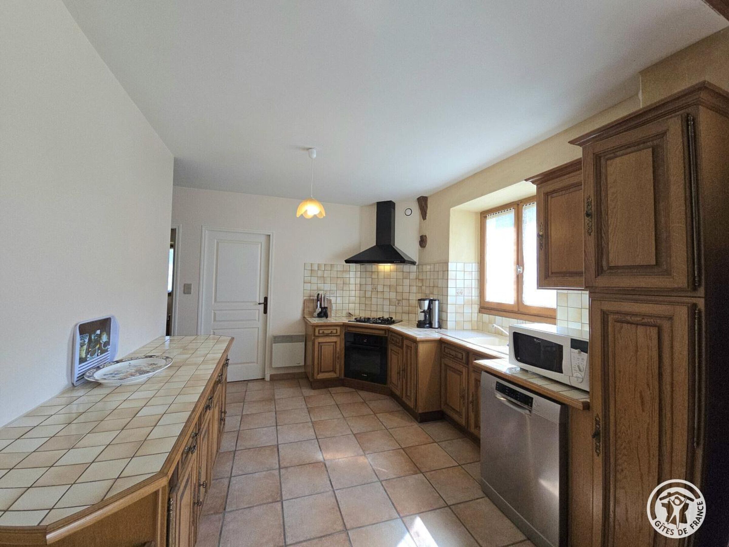 Réfrigérateur, micro-ondes, four, lave-vaisselle