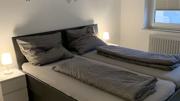 2 slaapkamers, een strijkplank/strijkijzer, gratis wifi, beddengoed