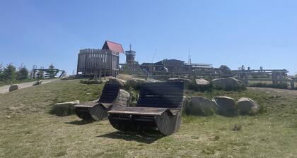 Bright, quiet apartment with beautiful view of the Wurmberg and balcony