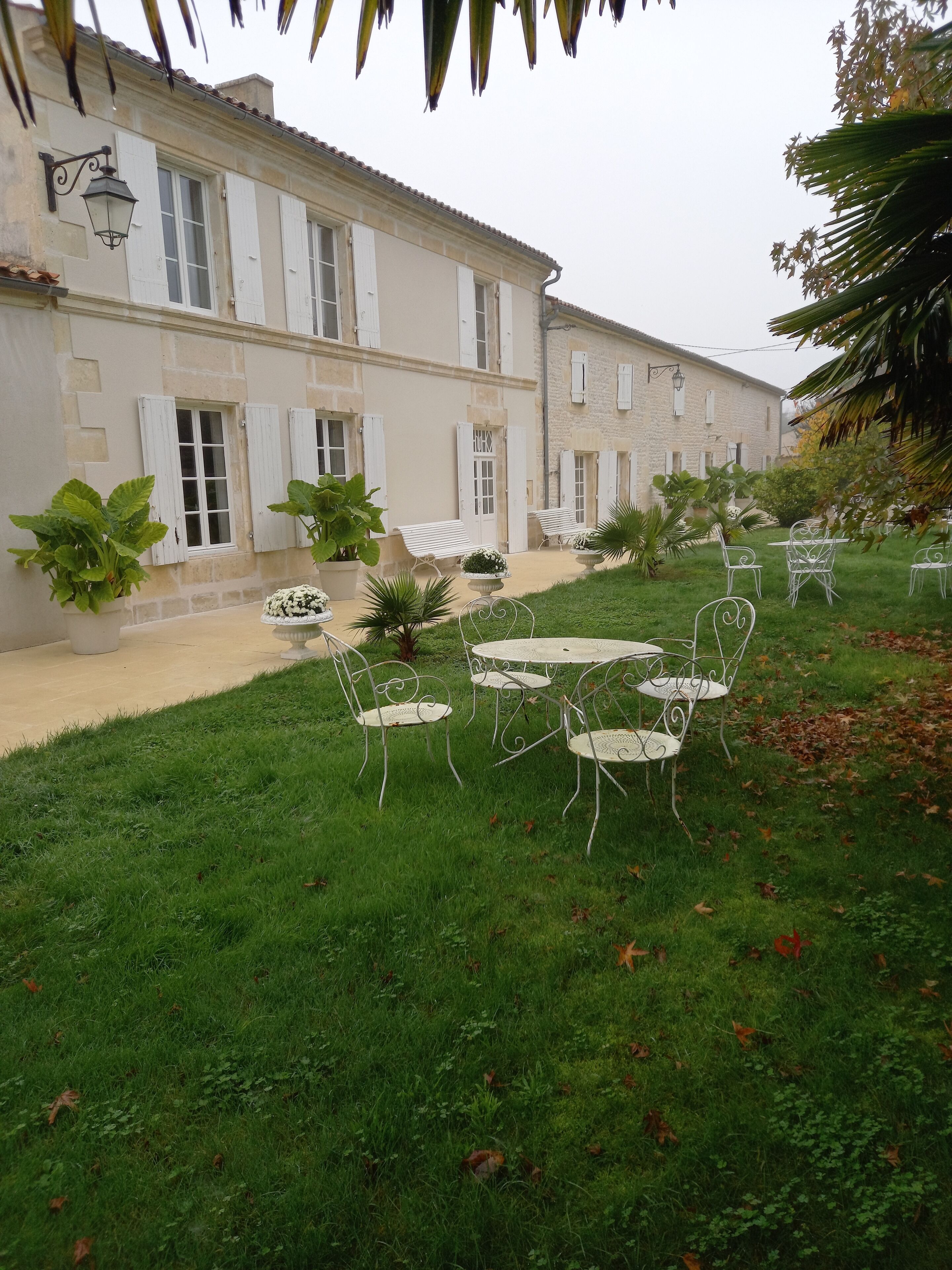 屋外ダイニングエリア