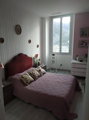 3 camere