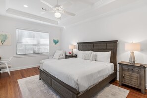 4 bedrooms, desk, iron/ironing board, free WiFi - Two Golf Carts ~ Golf Course ~ Private Patio (Miramar Beach)