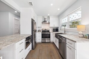Fridge, microwave, oven, stovetop - Seagrove Home, Heated Pool, 6-Passenger LSV, Gas Grill, 3 Adult Bikes and 4-Min (Santa Rosa Beach)