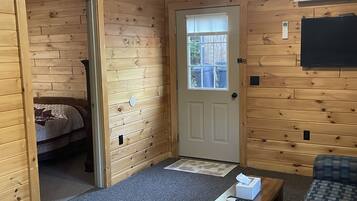 3 bedrooms, free WiFi, bed sheets, wheelchair access