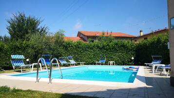 Piscina coperta, piscina all'aperto