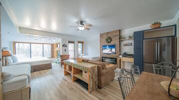 Ferros/tábuas de passar roupa, Wi-Fi, roupa de cama