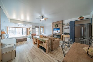 Ferros/tábuas de passar roupa, Wi-Fi, roupa de cama