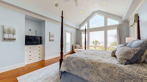 5 bedrooms, iron/ironing board, internet, bed sheets