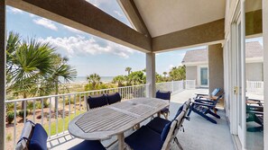 تناول الطعام بالخارج