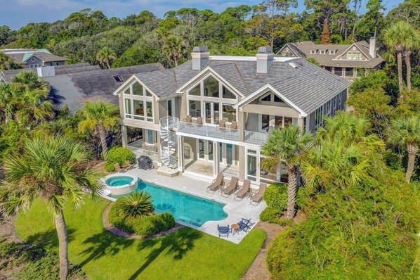 المنشأة من الخارج