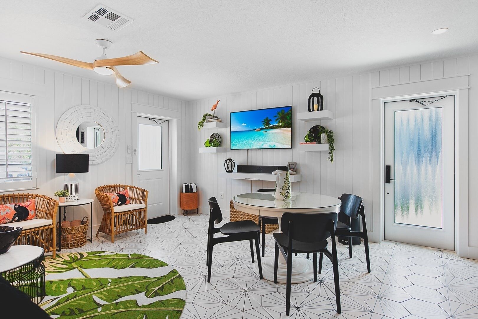 Villa, 2 Bedrooms | Dining