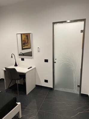 2 Schlafzimmer, Schreibtisch, Bügeleisen/Bügelbrett, kostenloses WLAN