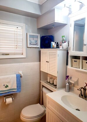 تجهيزات دش، مجففات شعر، مناشف، شامبو