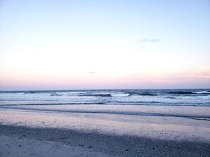 Beach nearby, sun-loungers, beach towels