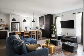 TV, Hulu, streaming services, offices