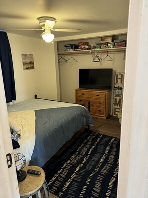 3 bedrooms, free WiFi, bed sheets, wheelchair access