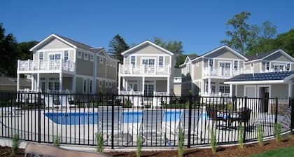 Saugatuck Harbor House