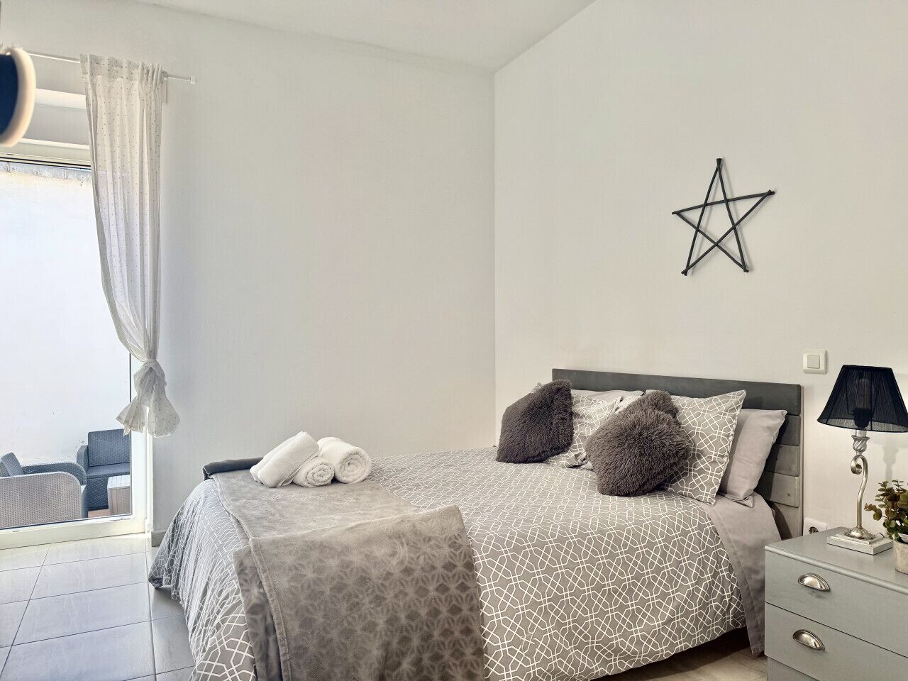2 chambres, fer et planche à repasser, draps fournis