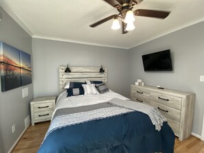 3 bedrooms, free WiFi, bed sheets - Harrison Bay Hideaway .3 Mi to Lake & 2 Mi to Golf - Room for Boats! (Harrison)