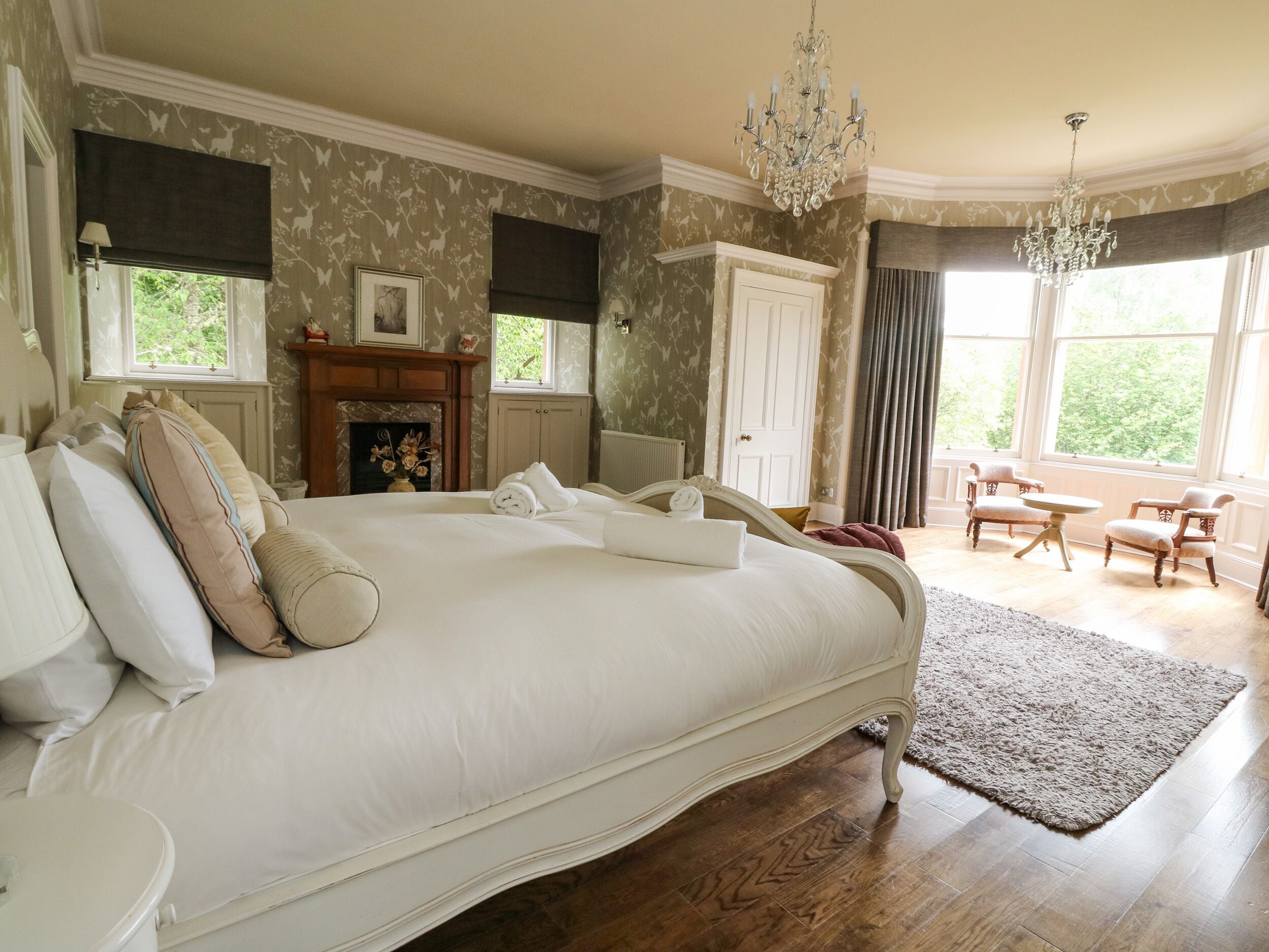 10 bedrooms, individually decorated, individually furnished, free WiFi