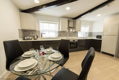 Eden Grove Holiday Homes by Guestz