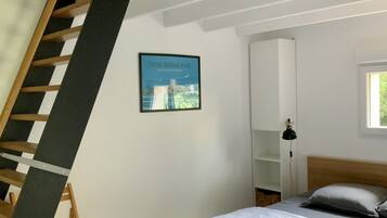 1 slaapkamer, een strijkplank/strijkijzer, gratis wifi, beddengoed