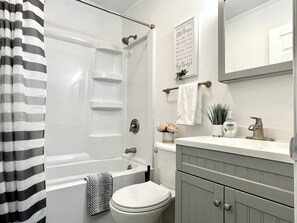 Combined shower/bathtub, hair dryer, towels, soap - Union Place; Quiet Neighborhood. Updated 3 Bedroom!! (Englewood)