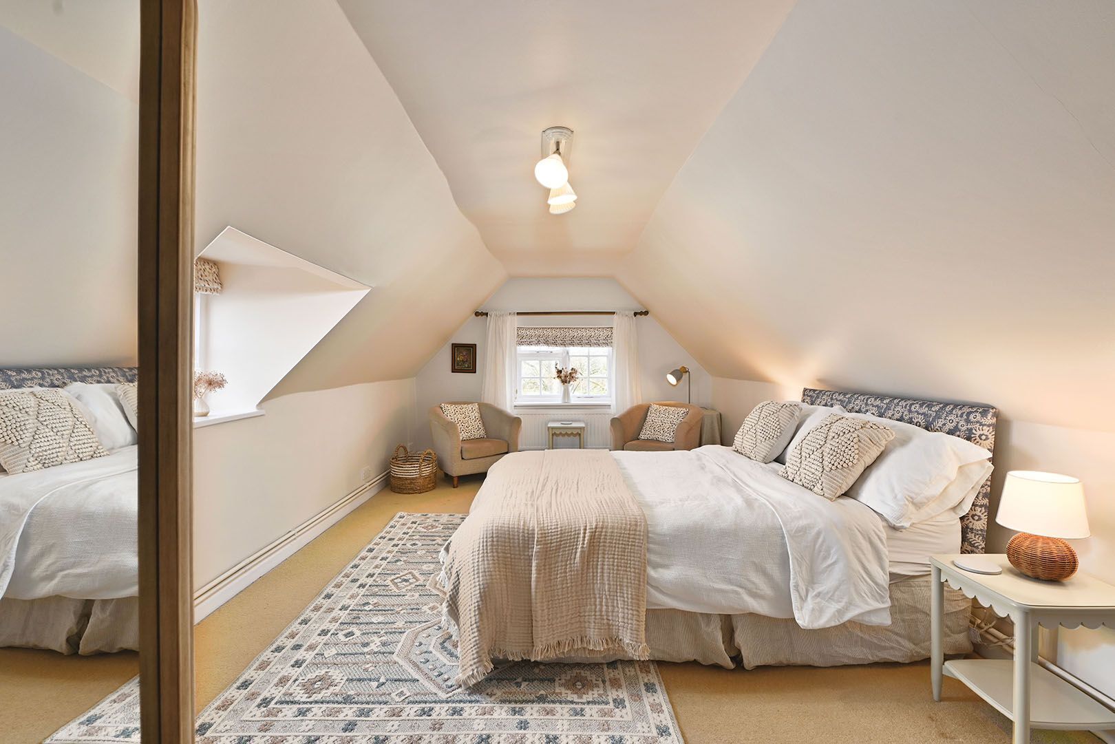 1 habitación, tabla de planchar con plancha, wifi y ropa de cama 