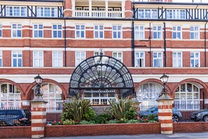 Exterior - Holiday Beach Flat in Bournemouth (Bournemouth)