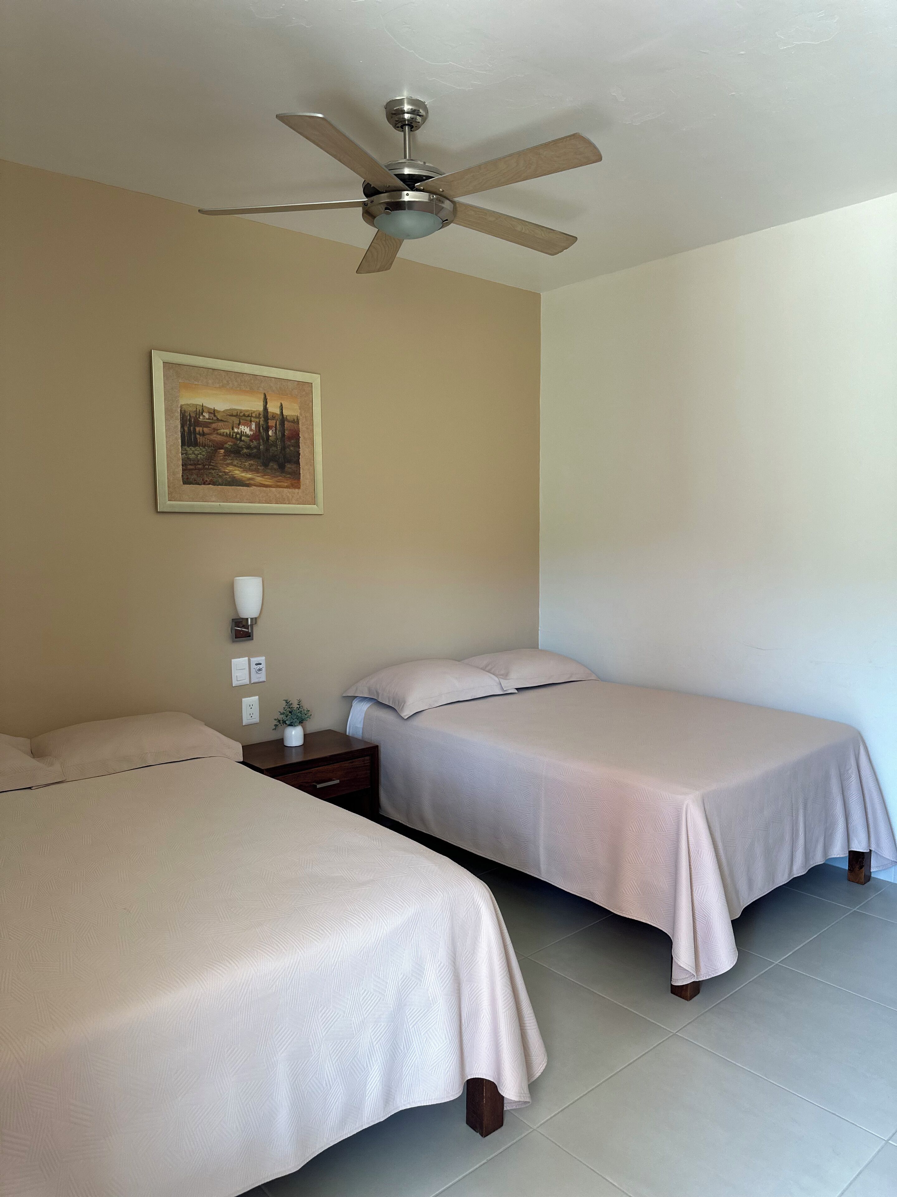 Double Room | Down comforters, desk, laptop workspace, free WiFi