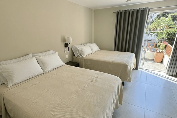 Apartment | Down comforters, desk, laptop workspace, free WiFi