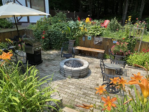 Quiet Surprise near Burlington-Firepit & Sunroom