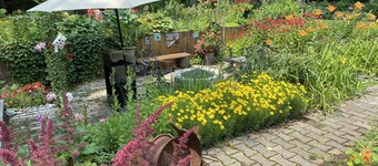 Quiet Surprise near Burlington-Firepit & Sunroom