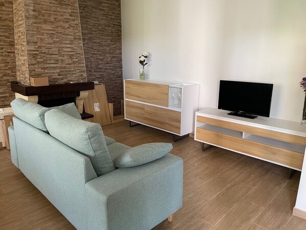 TV