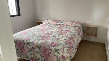 3 quartos, ferros/tábuas de passar roupa, Wi-Fi de cortesia
