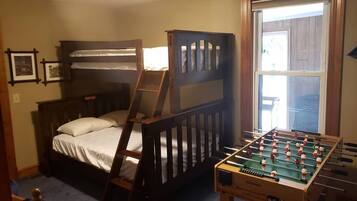 5 bedrooms, iron/ironing board