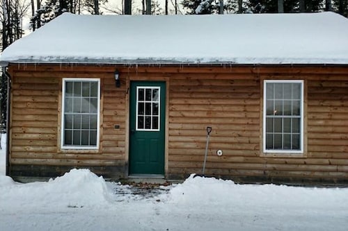 Cabin 4 Roody's Black Bear Cabins- Trail access from camp