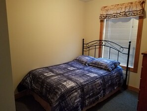 3 عدّة غرف نوم وواي فاي مجانًا وملاءات أسرّة