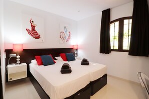 2 chambres, fer et planche à repasser, Wi-Fi gratuit, draps fournis