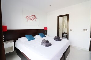 2 slaapkamers, een strijkplank/strijkijzer, gratis wifi, beddengoed