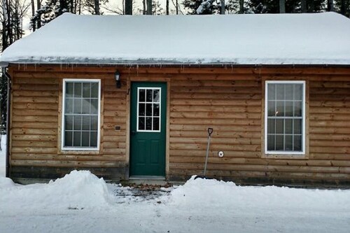 Cabin 3 Roody's Black Bear Cabins- Trail access from camp