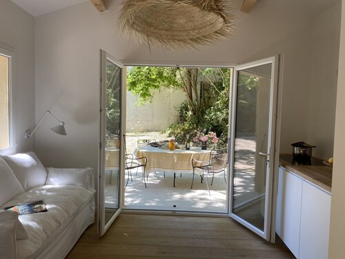 Maisonnette/ piscine / calanques /