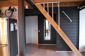 Unclassified image, 4 of 42, button