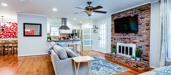 NEW - 3000 sq feet - Braves, Coke, Barbie Themed Rooms! Entire House!