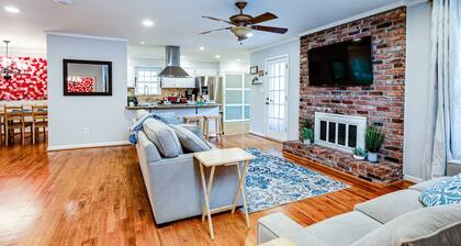 NEW - 3000 sq feet - Braves, Coke, Barbie Themed Rooms! Entire House!