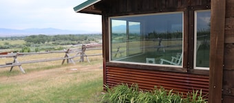 Orchard House On The Jefferson River Close to Renova Hot Spring & Copper K Barn